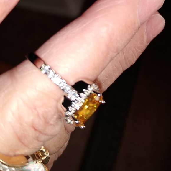 NWT YELLOW SAPPHIRE RING - Picture 5 of 5